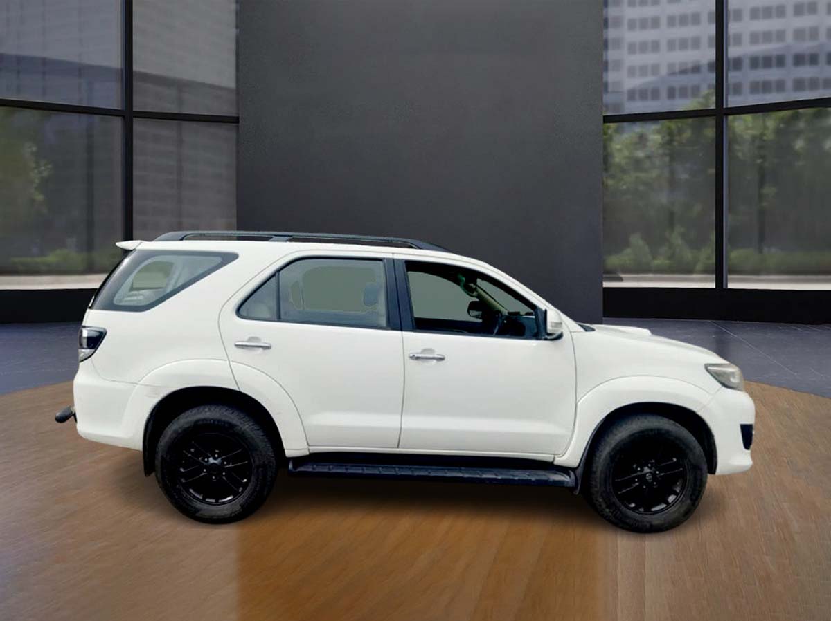 TOYOTA FORTUNER 4*2 AT 0009