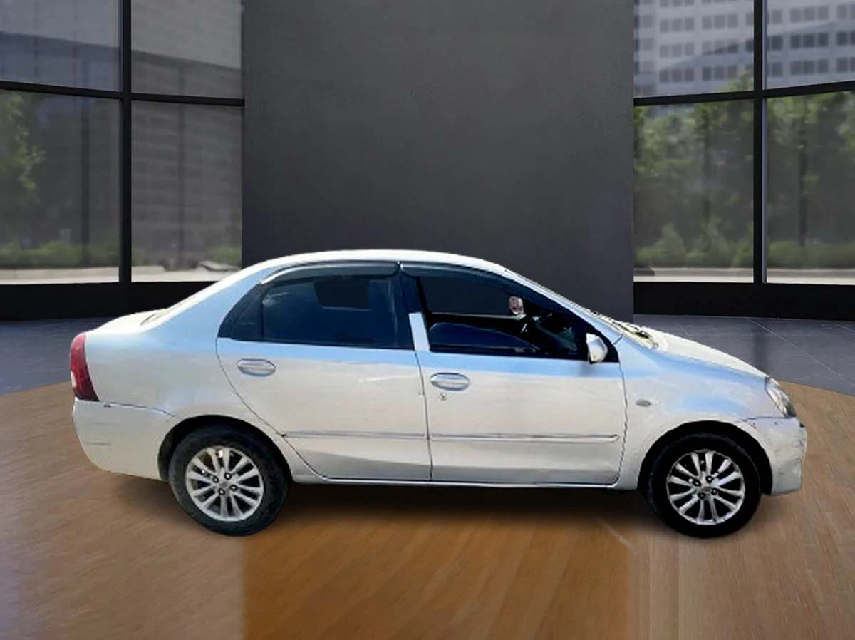 TOYOTA ETIOS V 0921