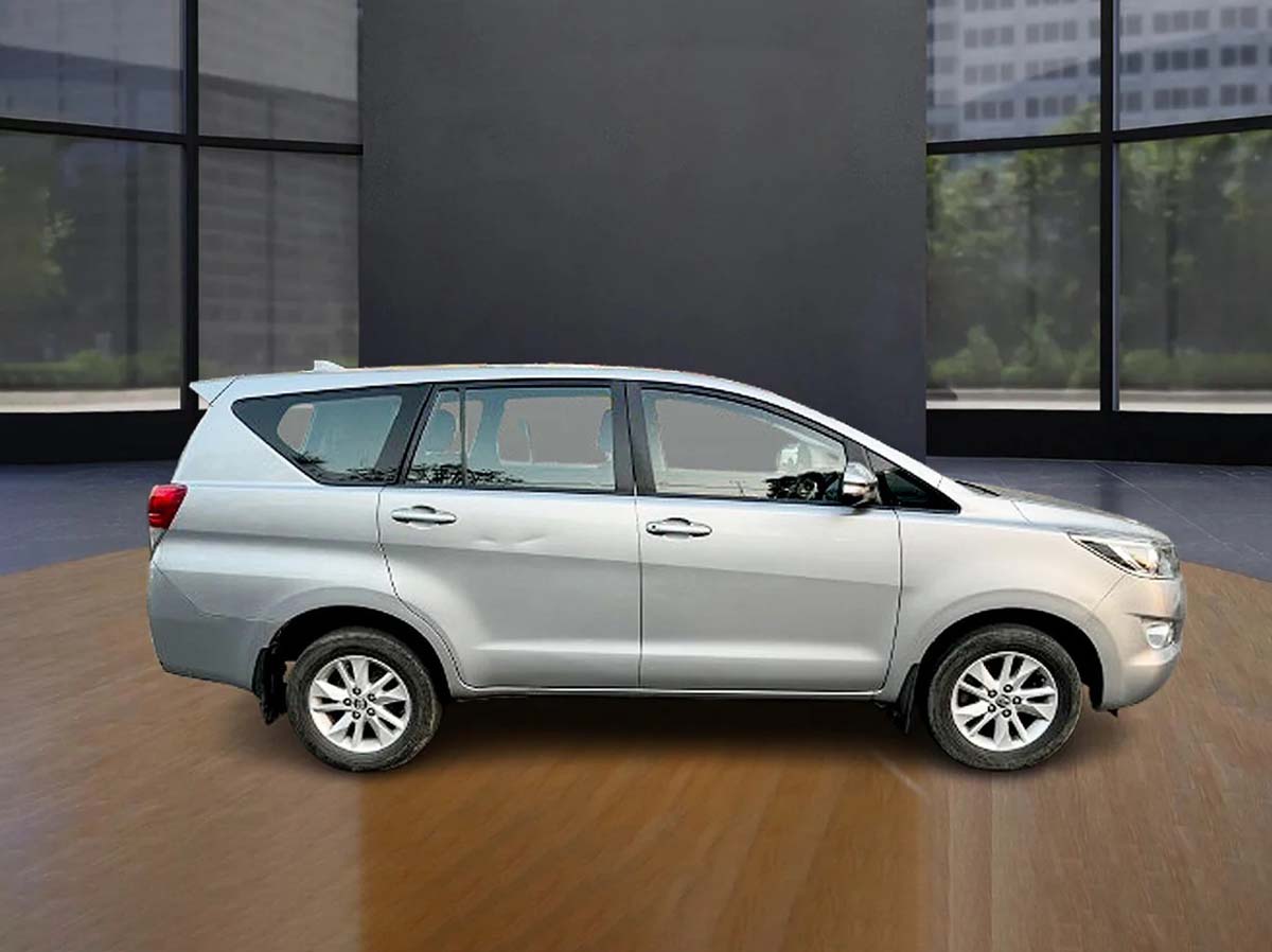 TOYOTA INNOVA CRYSTA 2.4 G MT 2016