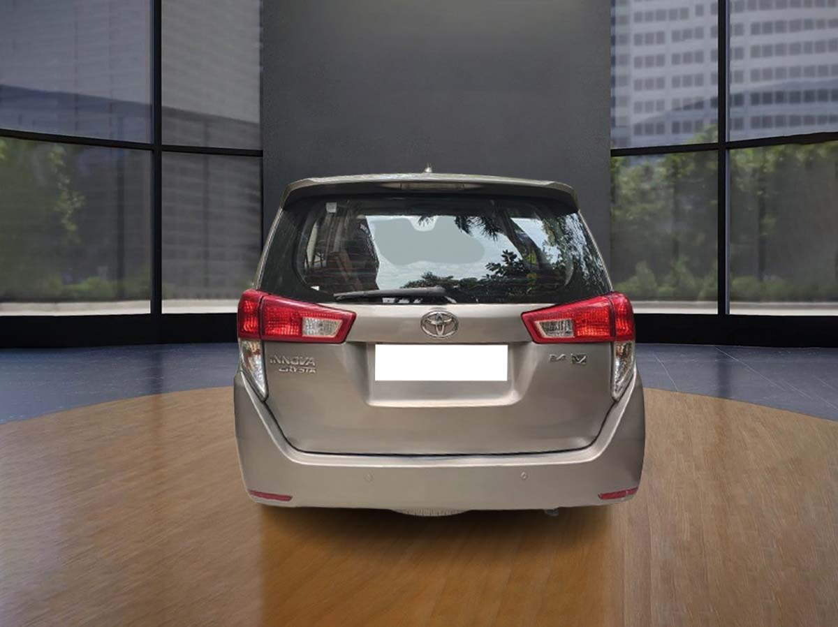 TOYOTA  INNOVA CRYSTA 2.4 V MT 6245