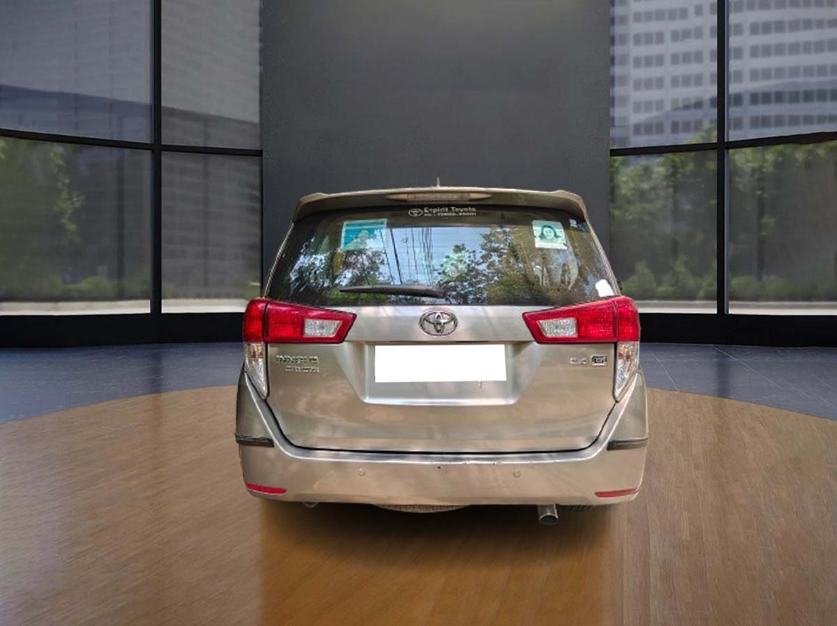 TOYOTA INNOVA CRYSTA 2.4 G MT 2585