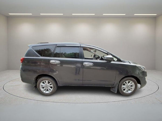 TOYOTA INNOVA CRYSTA 2.4 2018