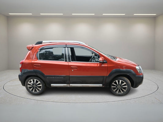 TOYOTA ETIOS CROSS G 2015