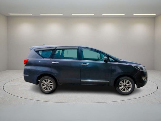 TOYOTA INNOVA CRYSTA 2.4 V MT 2018