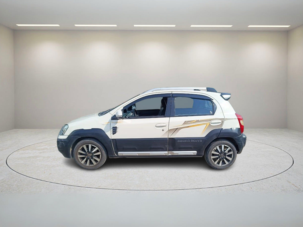 TOYOTA ETIOS CROSS 1.2 G 2015