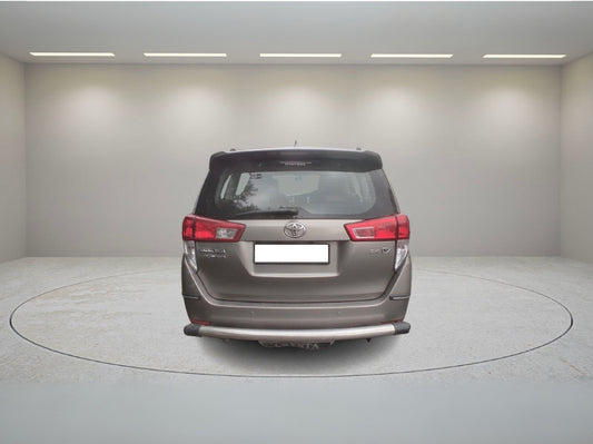 TOYOTA INNOVA CRYSTA 2.4 V MT 2018