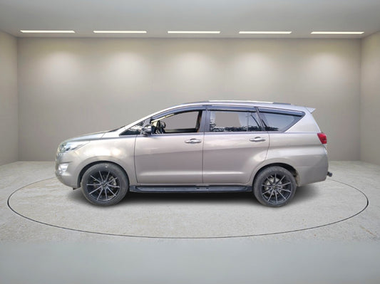 TOYOTA INNOVA CRYSTA 2.8 Z AT 2019