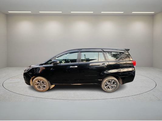 TOYOTA INNOVA CRYSTA 2.4V MT 2022