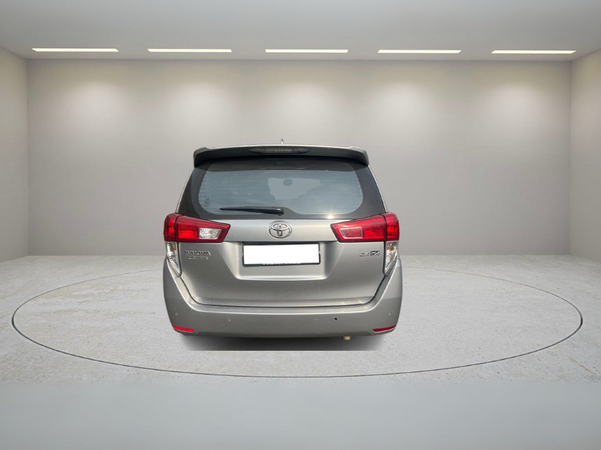 TOYOTA INNOVA CRYSTA Z AT 2022