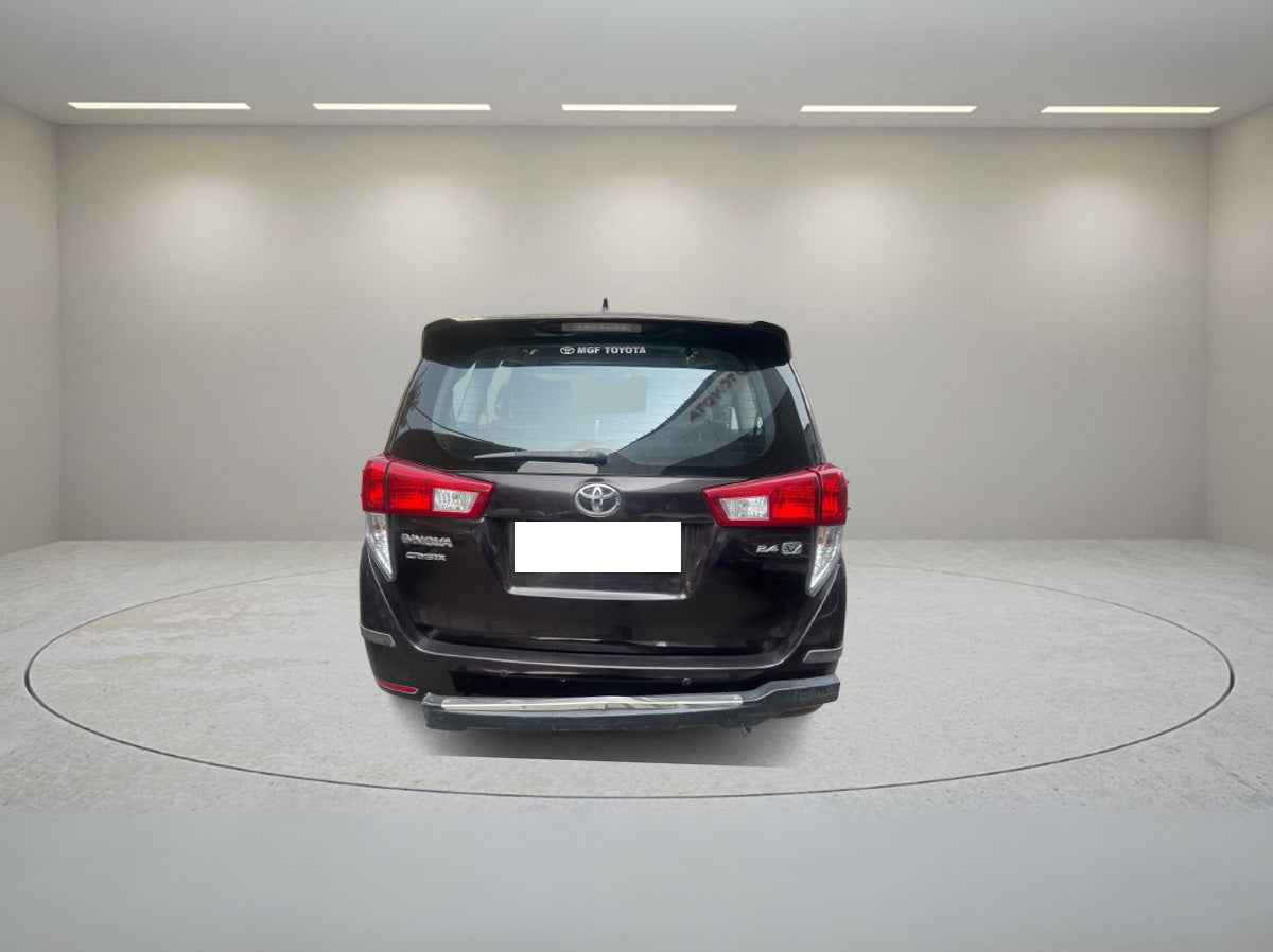 TOYOTA INNOVA CRYSTA V MT 2016