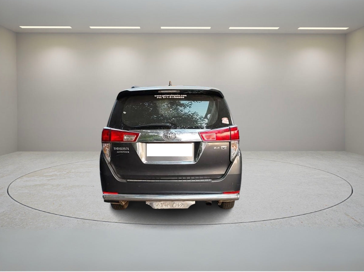 TOYOTA INNOVA CRYSTA 2.4 V MT 2020