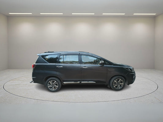 TOYOTA INNOVA CRYSTA 2.7 V (MT) 7 STR 2022