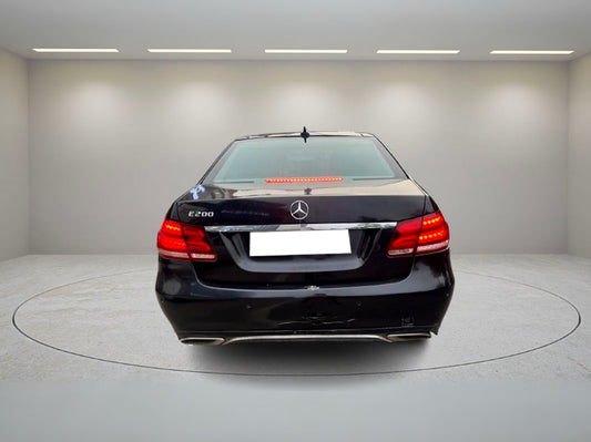 MERCEDES BENZ E 200 2015