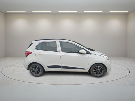 HYUNDAI GRAND I10 SPORTZ AT 2018
