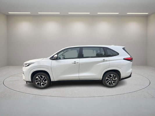 MARUTI INVICTO STRONG HYBRID ZETA+ 7S 2023