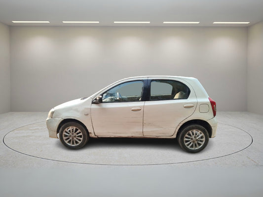 TOYOTA ETIOS LIVA V 2013