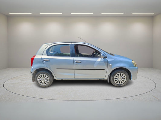 TOYOTA ETIOS LIVA G 2011