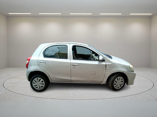 TOYOTA ETIOS LIVA 2015