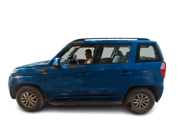 MAHINDRA TUV300 T8 2017