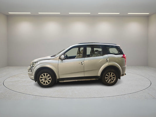 MAHINDRA XUV500 R 1.99 FWD W10 2016