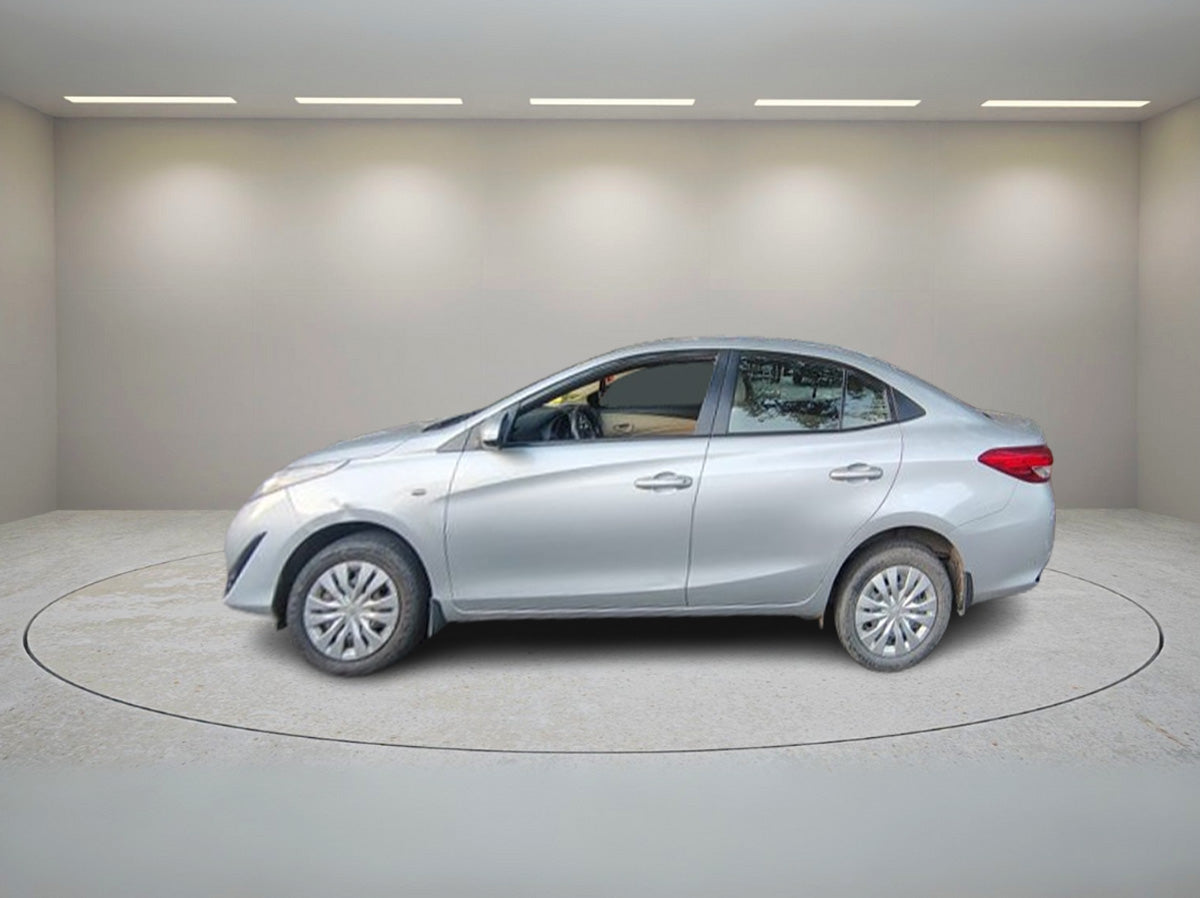 TOYOTA YARIS J 2018
