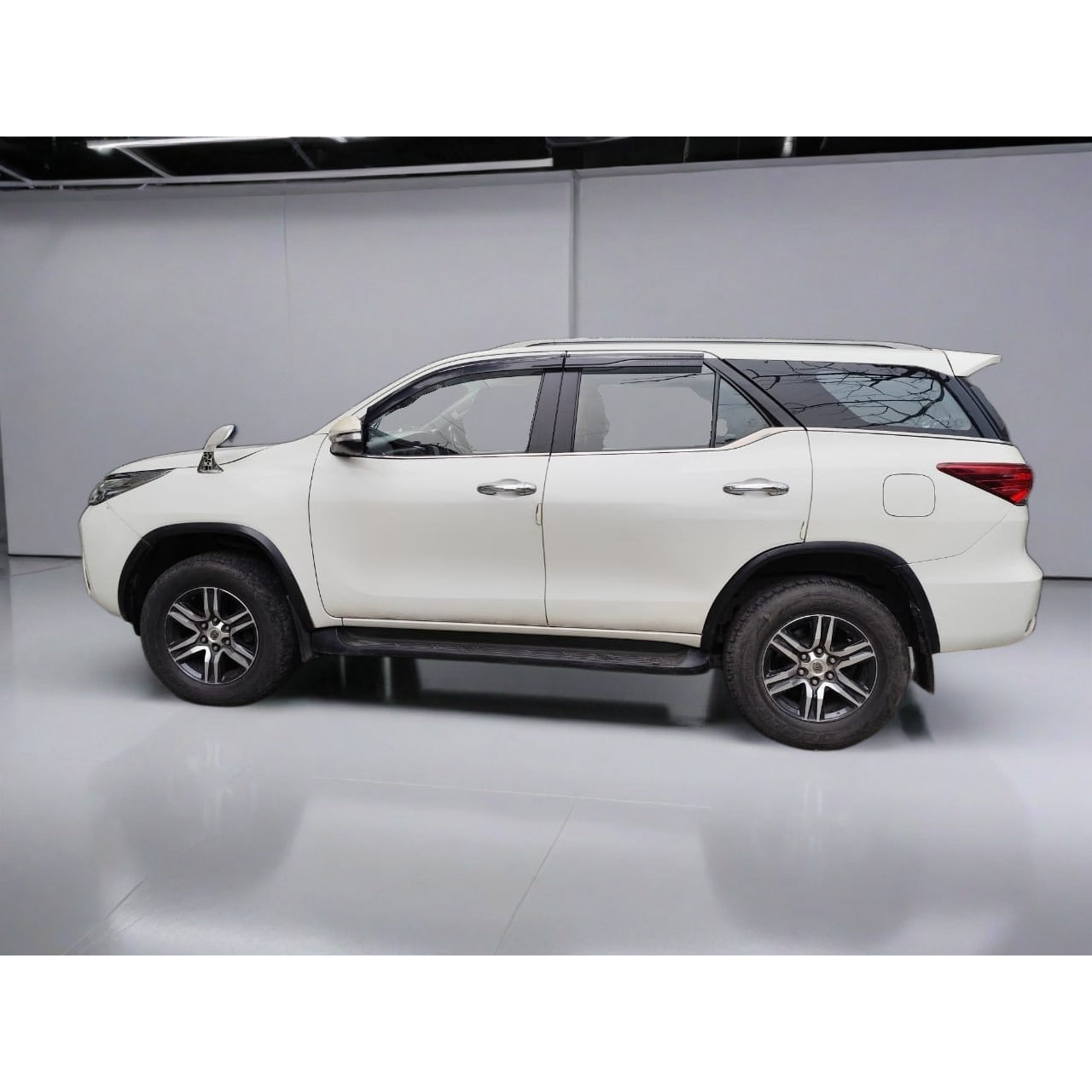 Used Toyota Fortuner 4x2 AT 2017 — Delhi
