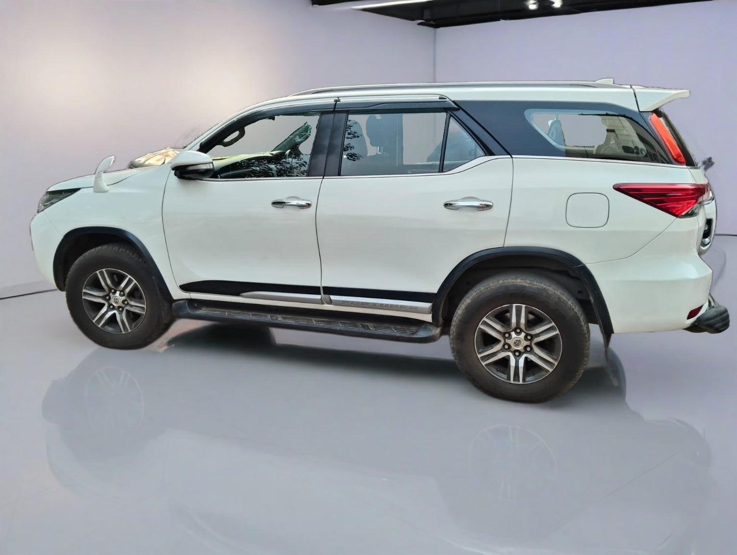Used Toyota Fortuner 4x2 AT 2017 — Delhi