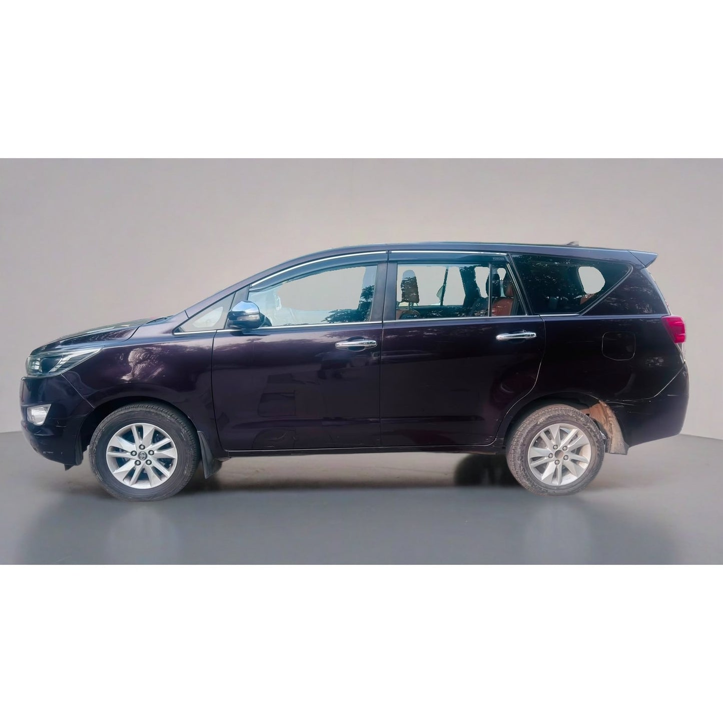 Used Toyota Innova Crysta 2.7 Z AT 2017 — Delhi (…2329)