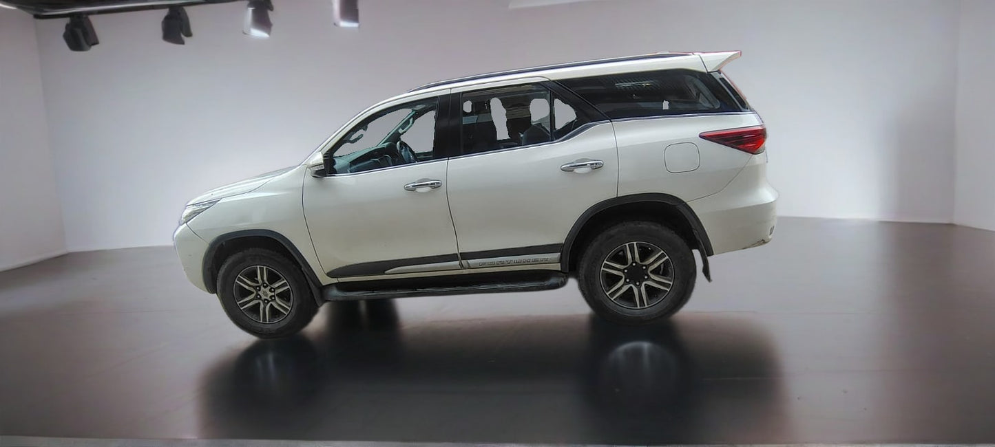 Used Toyota Fortuner 4x2 AT 2017 — Delhi