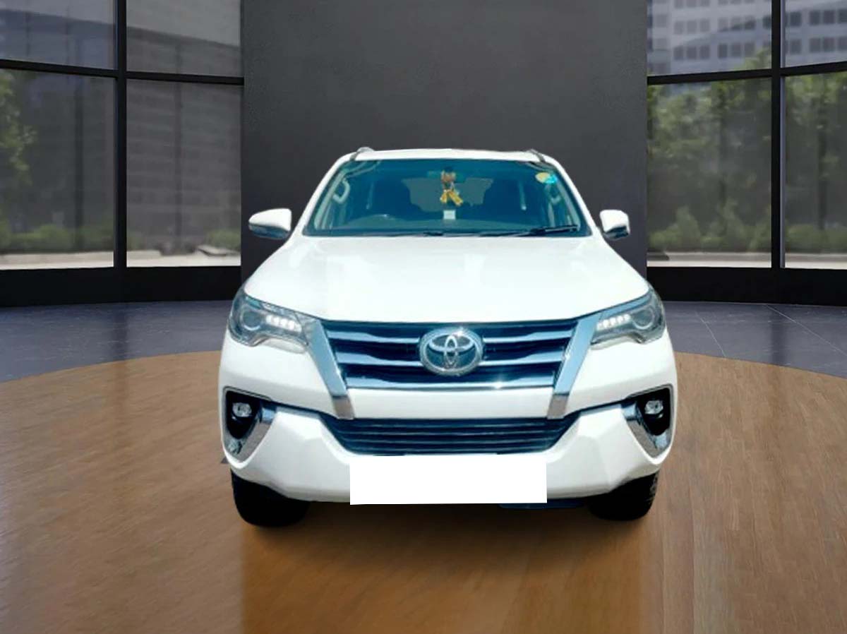 TOYOTA FORTUNER 4*4 MT 6186