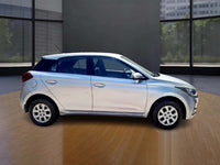 HYUNDAI I.20 SPORTZ 8054