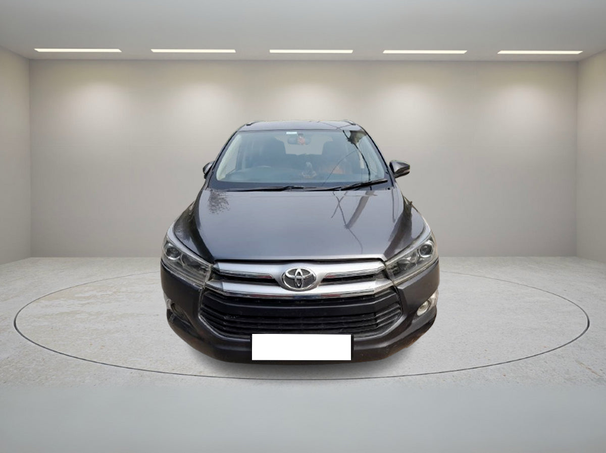Toyota Innova Crysta 2.4 2018 | Spacious & Reliable 7‑Seater MPV ...