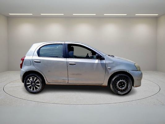 TOYOTA LIVA G 2011