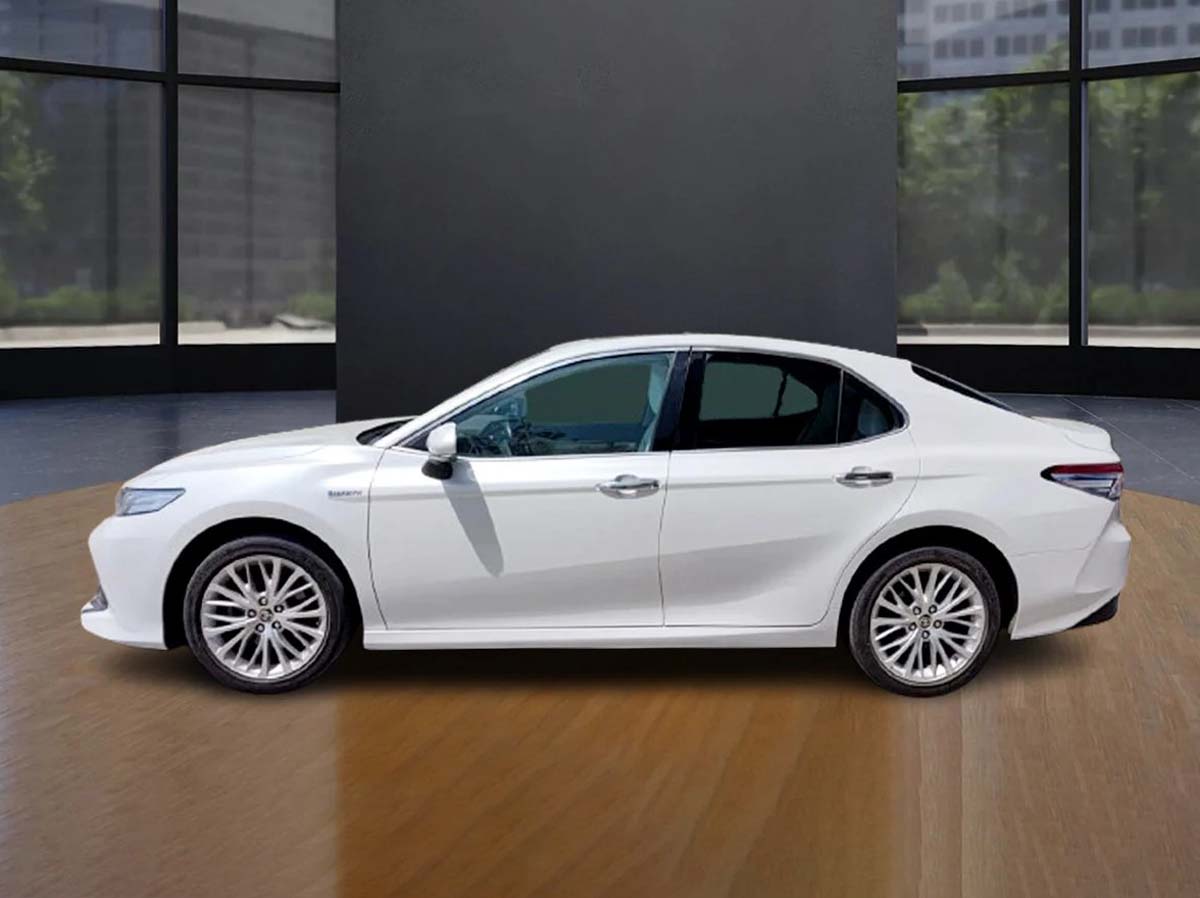 TOYOTA CAMRY HYBRID 2665