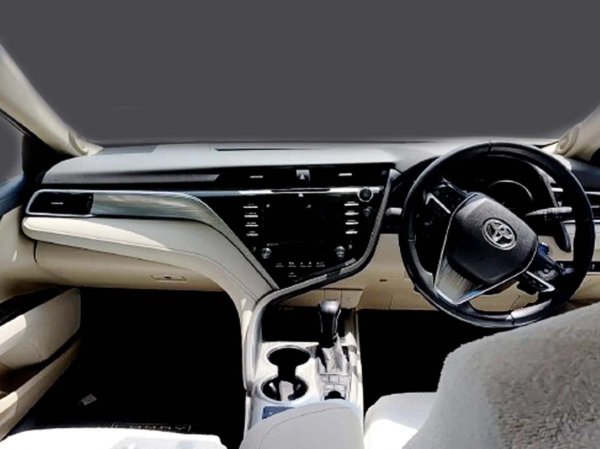 TOYOTA CAMRY HYBRID 2665
