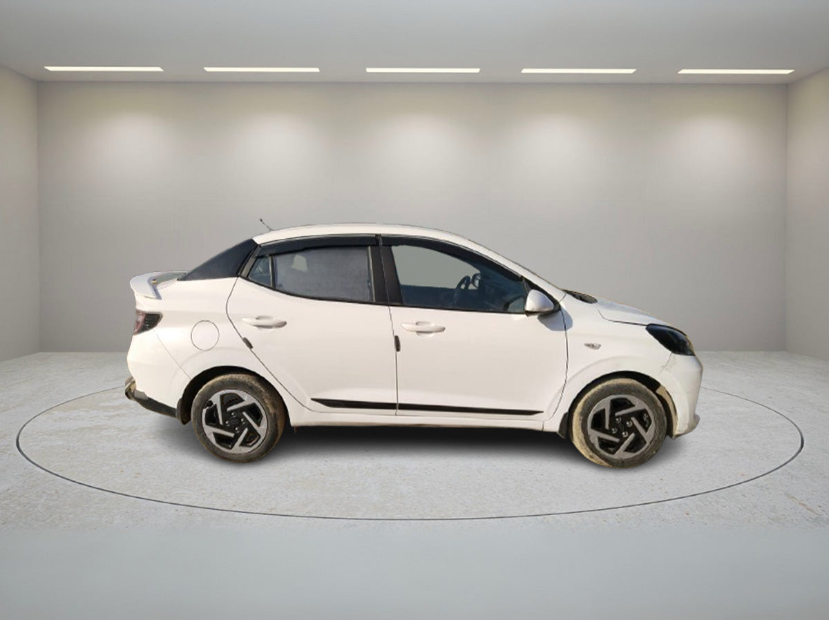 HYUNDAI AURA 1.2 MT 2023