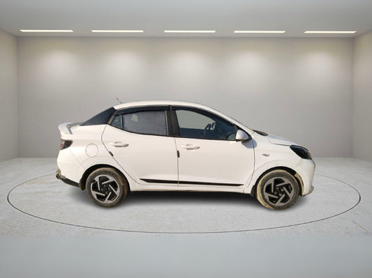 HYUNDAI AURA 1.2 MT 2023