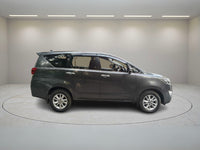 TOYOTA INNOVA CRYSTA 2.4 V 2017