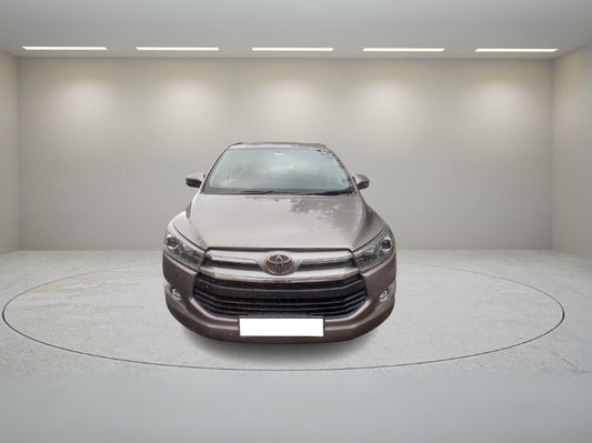 TOYOTA INNOVA CRYSTA 2.4 V MT 2018