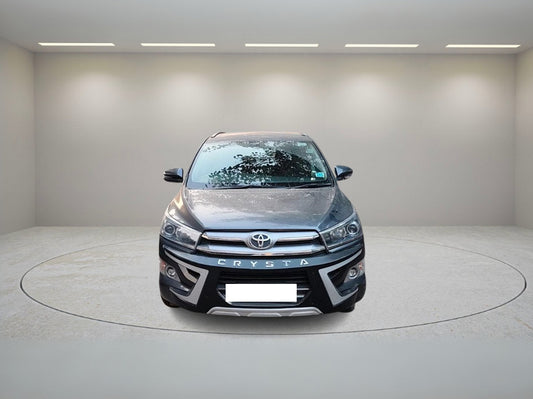 TOYOTA INNOVA CRYSTA 2.4 V MT 2020
