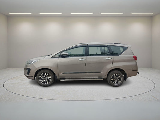 TOYOTA INNOVA CRYSTA 2.7V (MT) 7 STR 2022