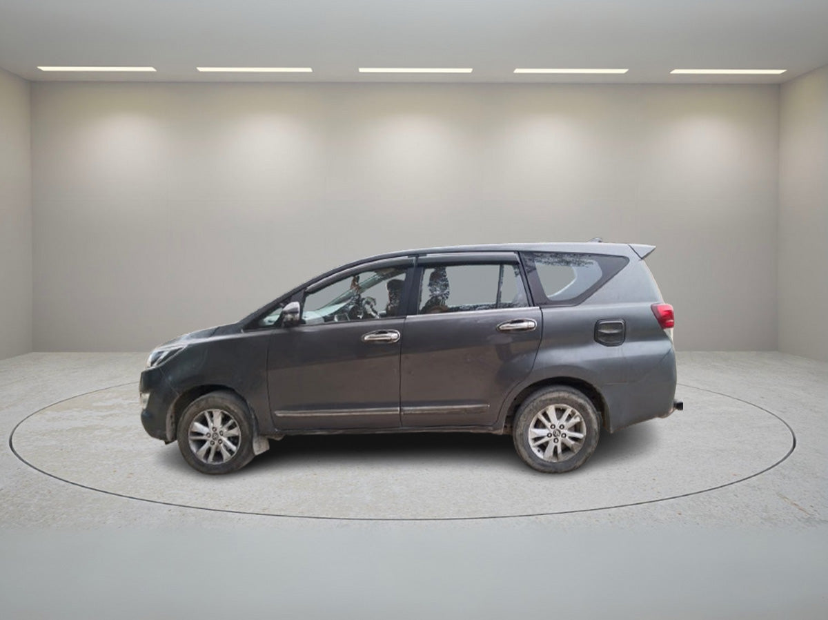 TOYOTA INNOVA CRYSTA 2.4 G MT 2018