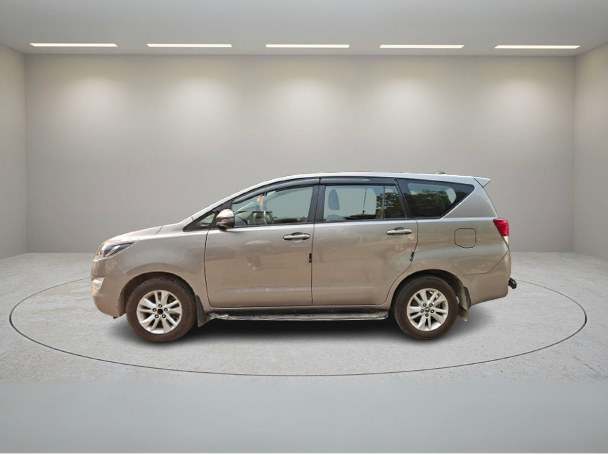 TOYOTA INNOVA CRYSTA 2.4 G MT 2018