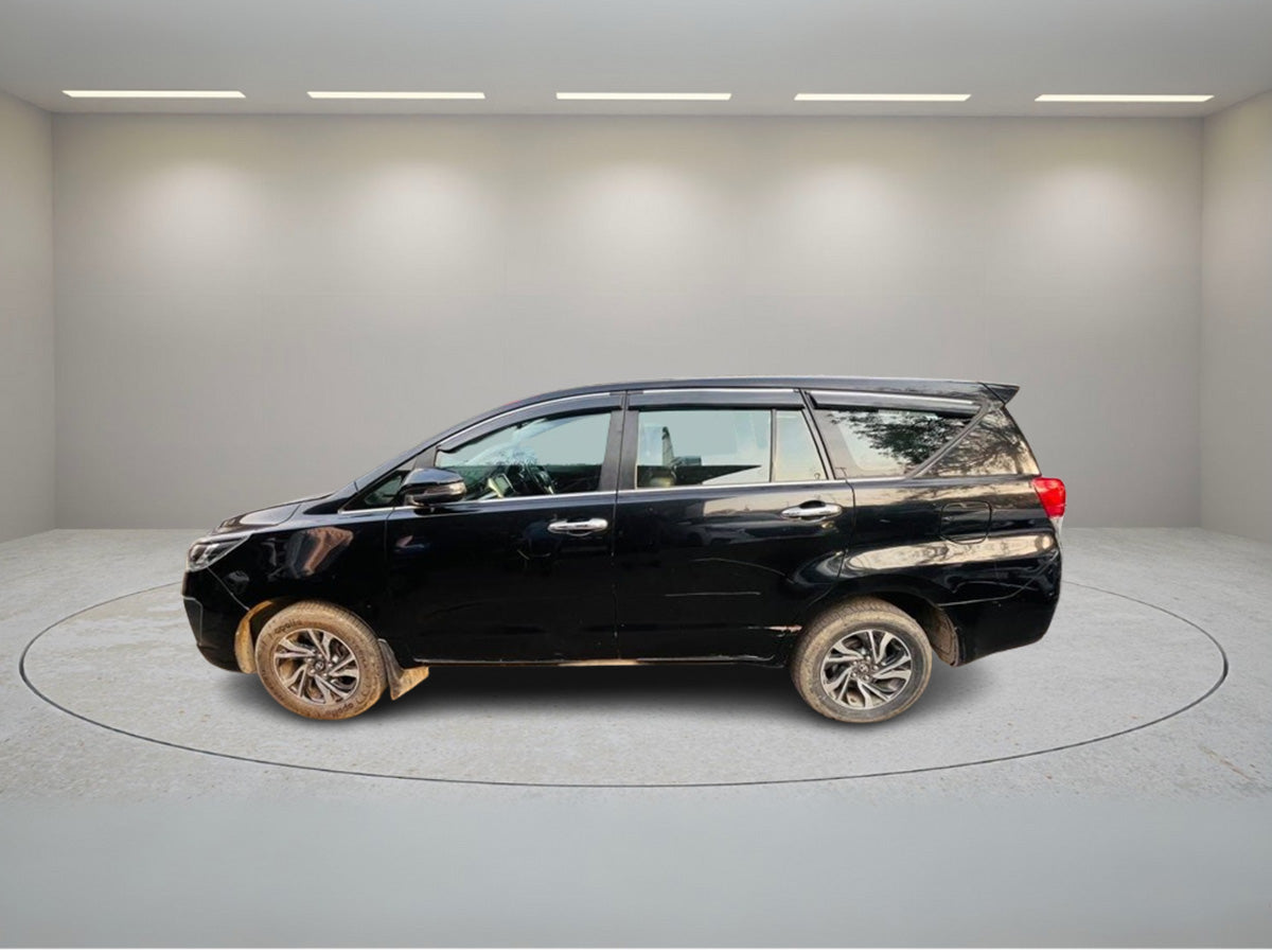 Used Toyota Innova Crysta 2.4V MT 2022 — used car at Galaxy Toyota U-Trust, Delhi