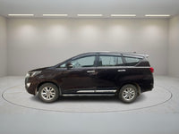 TOYOTA INNOVA CRYSTA V MT 2016