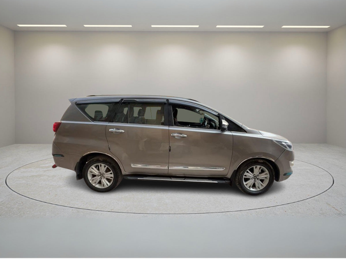 TOYOTA INNOVA CRYSTA 2.8 Z AT 2019