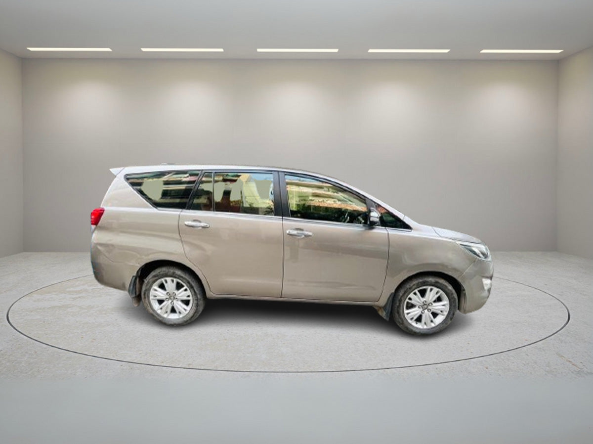 TOYOTA INNOVA CRYSTA Z AT 2019