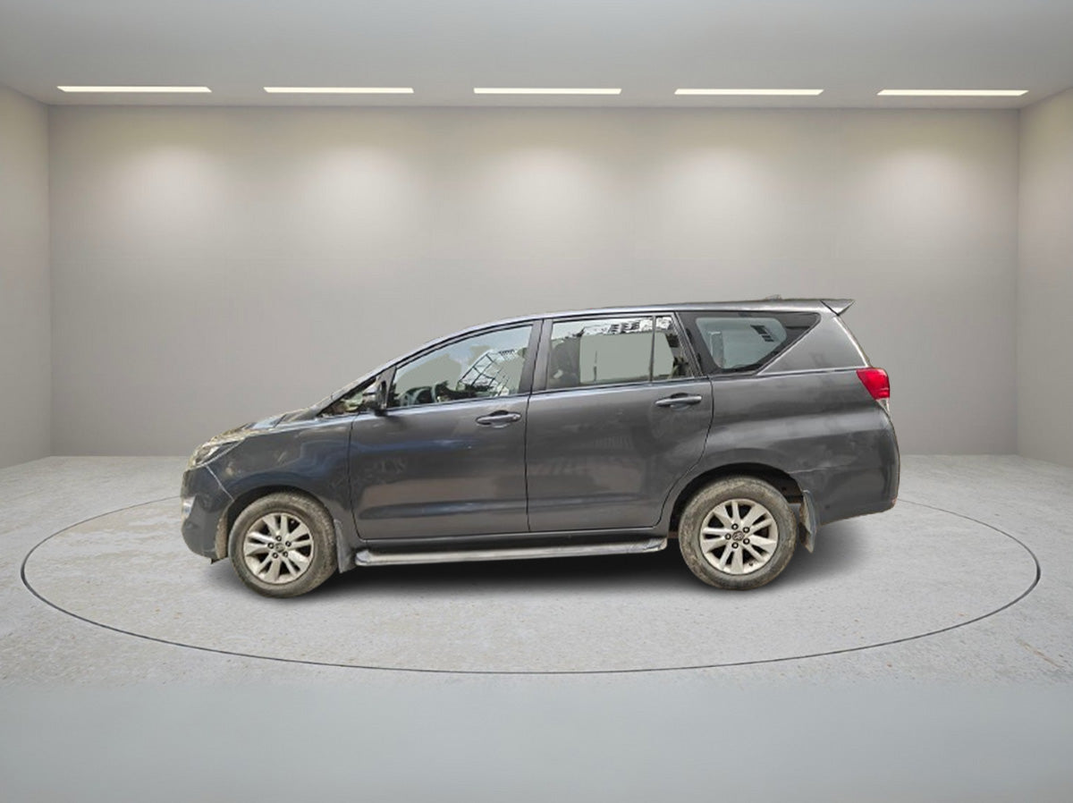 TOYOTA INNOVA CRYSTA G MT 2019