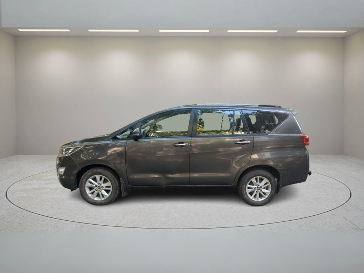 TOYOTA INNOVA CRYSTA 2.4 G MT 2018