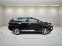 TOYOTA INNOVA CRYSTA V MT 2016
